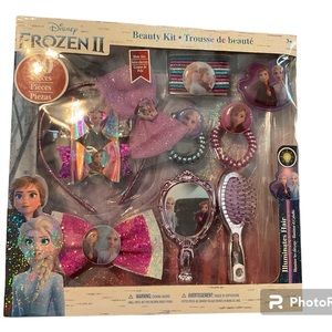 Disney beauty kit Frozen II
